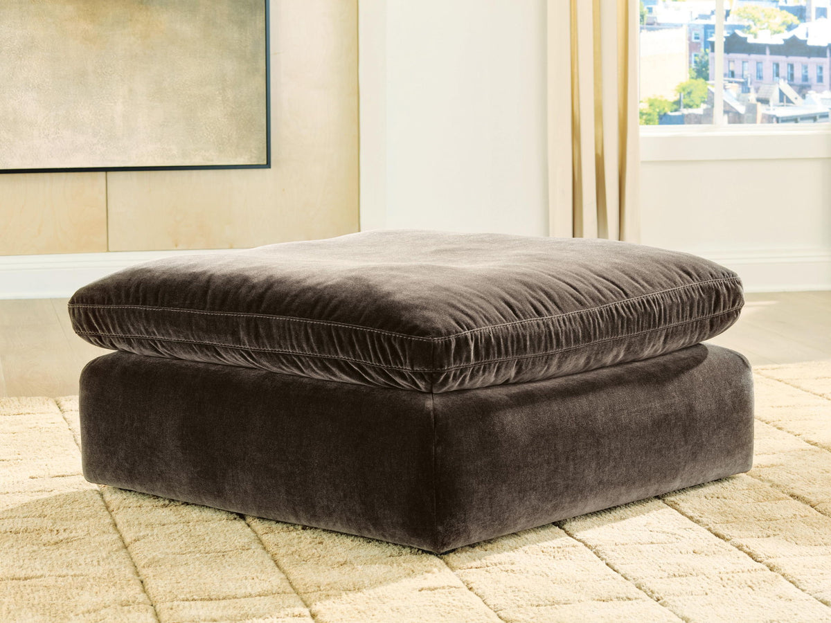 Maxton Heights - Oversized Accent Ottoman – view 6