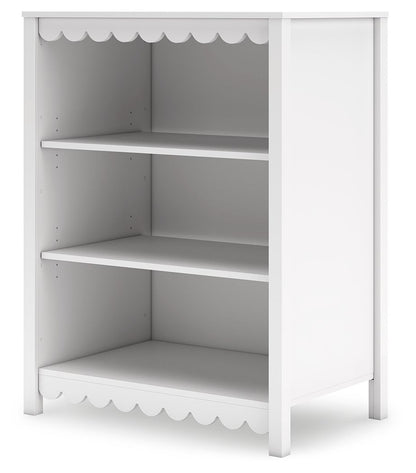 Hallityn - Bookcase - White by Ashley – view 2