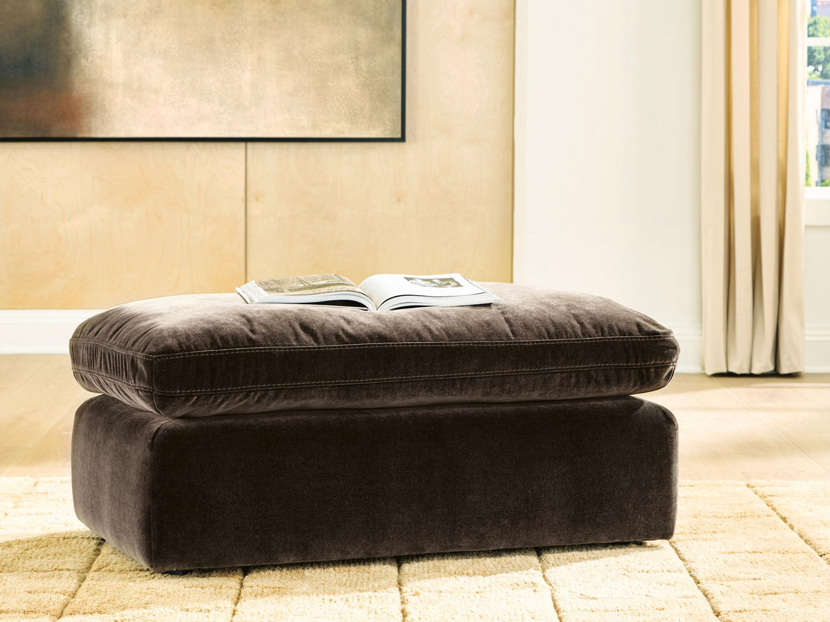 Maxton Heights - Ottoman – view 3