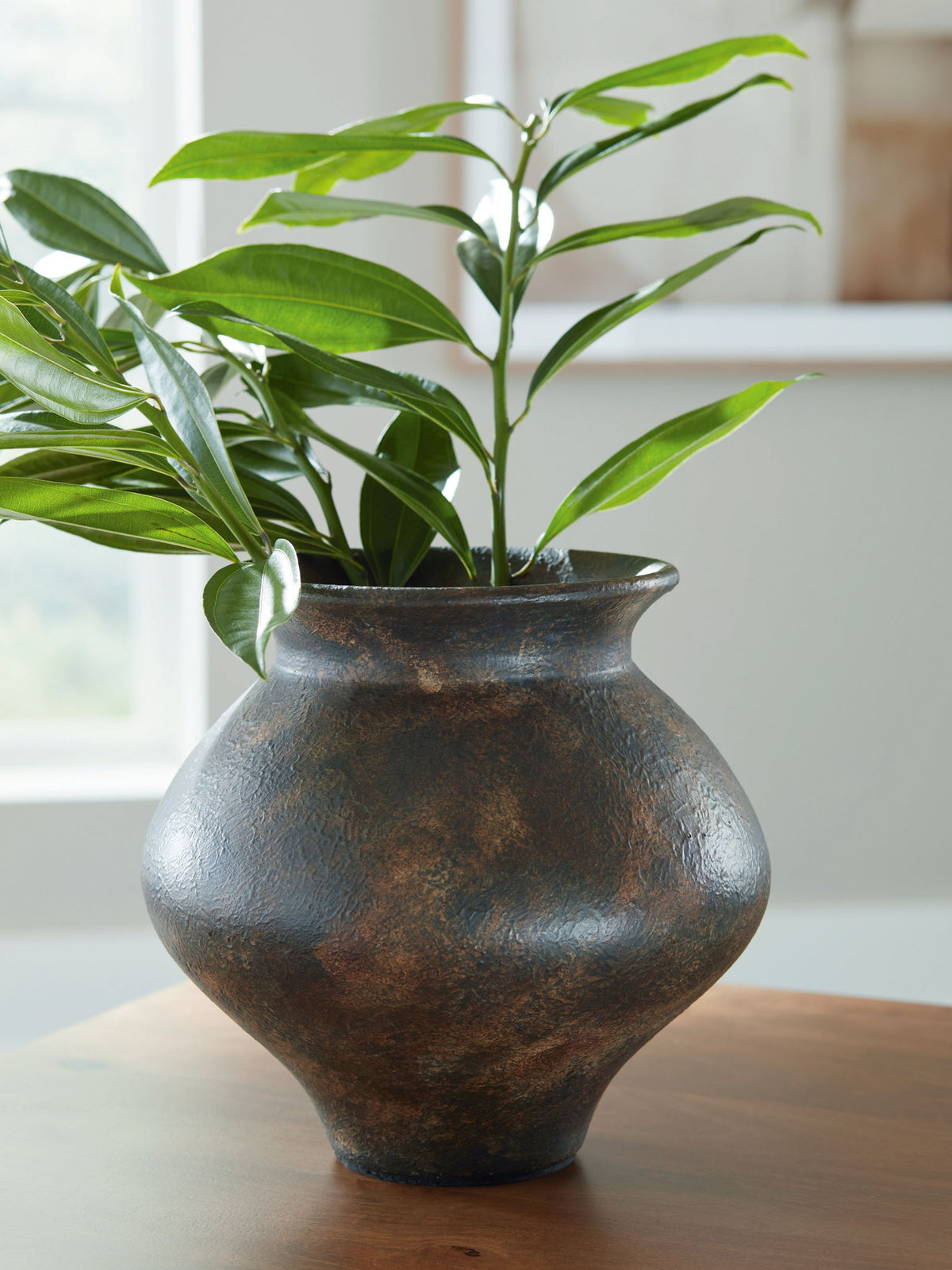Laddlow - Vase - Antique Brown by Ashley – view 2