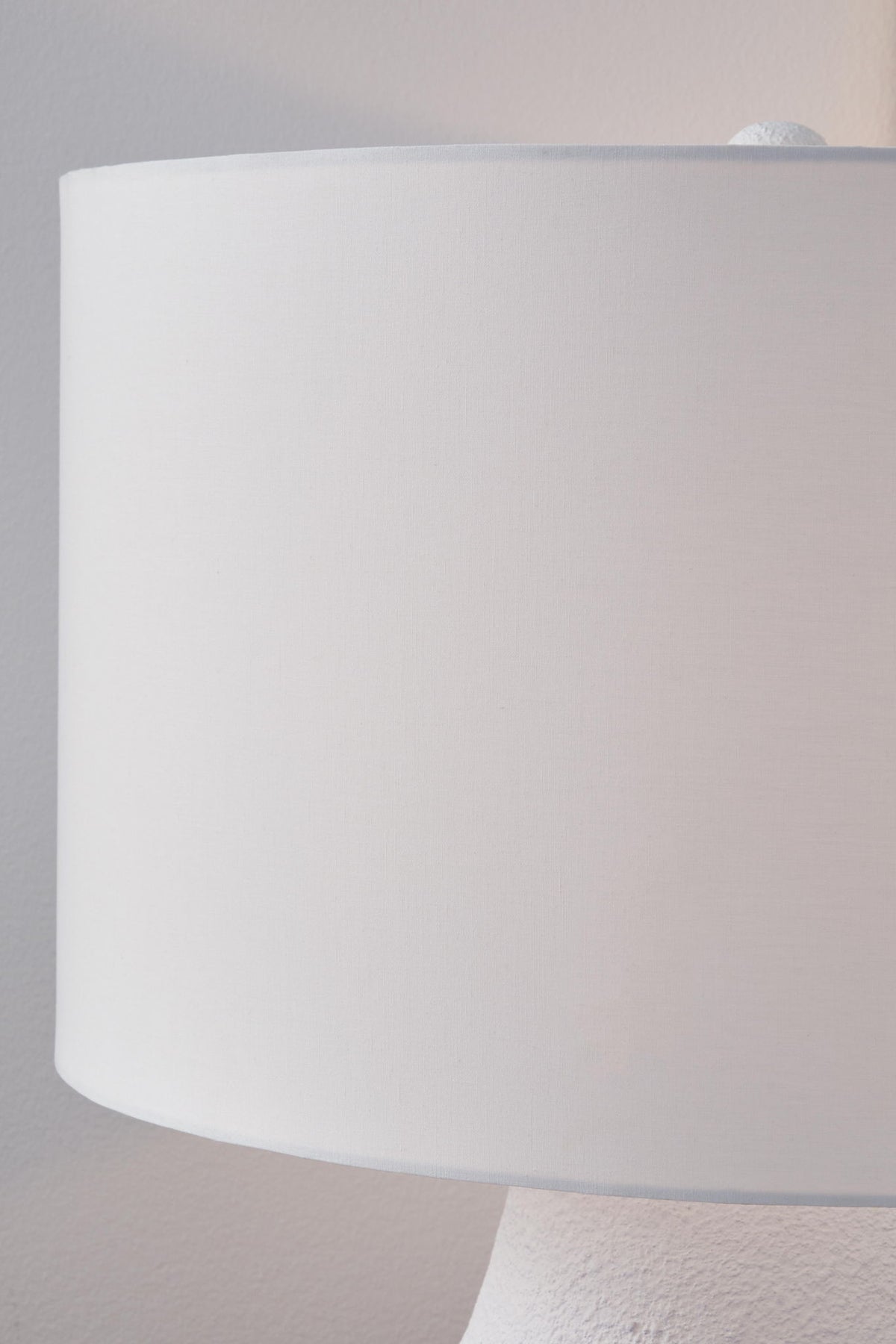 Dashland - Metal Table Lamp - White / Navy by Ashley – view 2