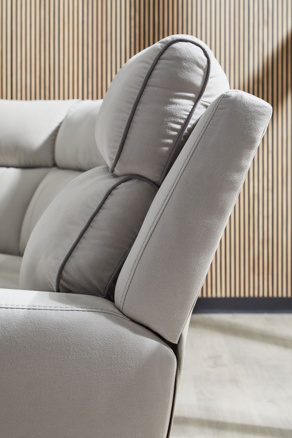 Social Pointe - Reclining Sectional by Ashley – view 11