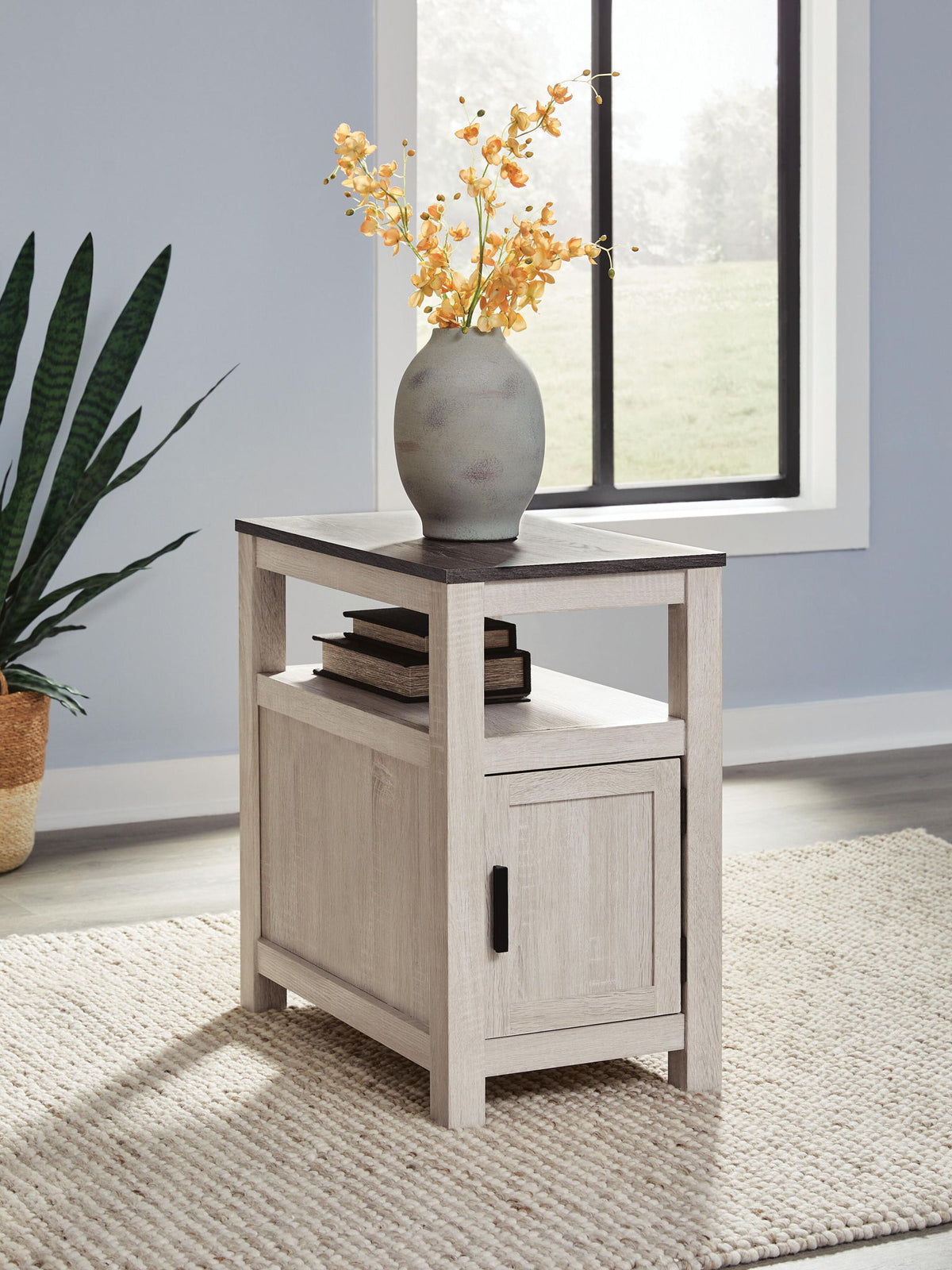 Fendenmore - Chair Side End Table by Ashley – view 6