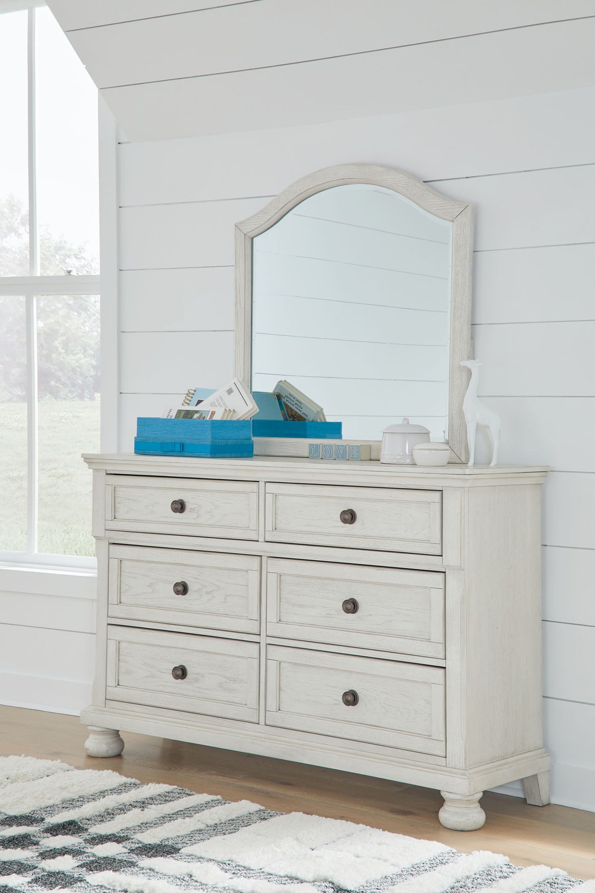 Robbinsdale - Dresser, Mirror - Youth - Antique White by Ashley – view 2