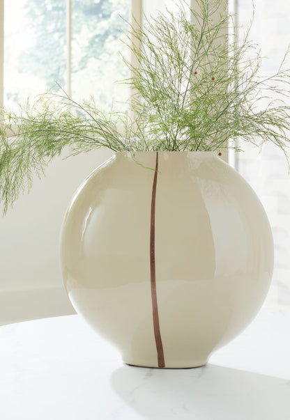 Sheabourne - Vase by Ashley – view 3