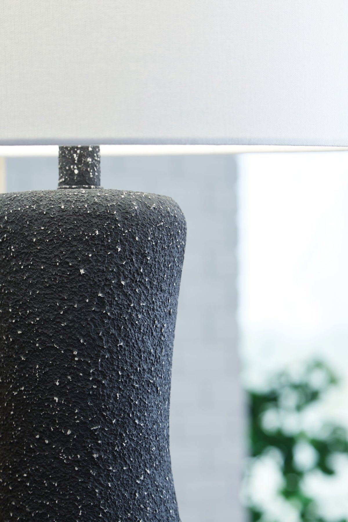Maykins - Metal Table Lamp - Black by Ashley – view 2