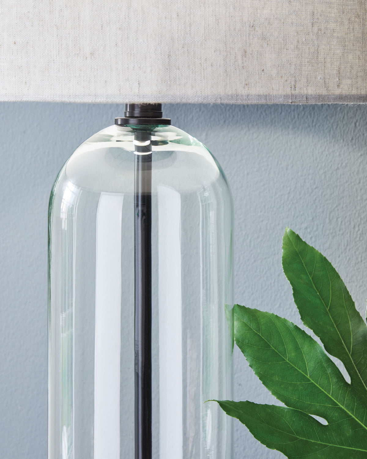 Kerrbrook - Glass Table Lamp - Clear / Black by Ashley – view 2