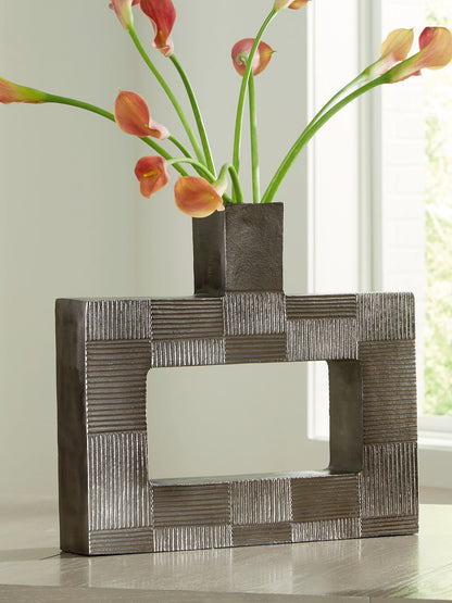 Wrengrove - Vase by Ashley – view 4