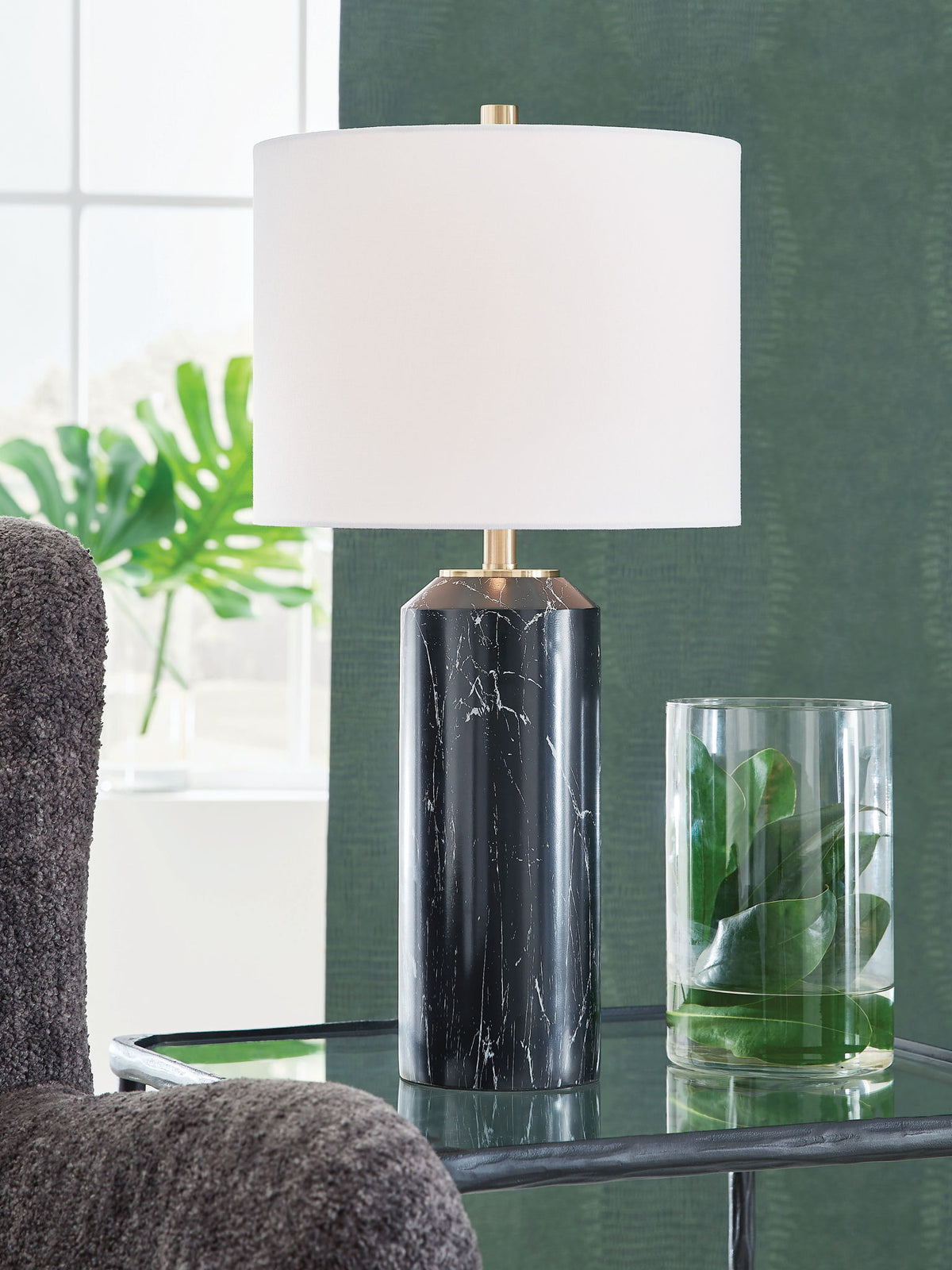 Hanzila - Poly Table Lamp - Black / Gold Finish by Ashley – view 2