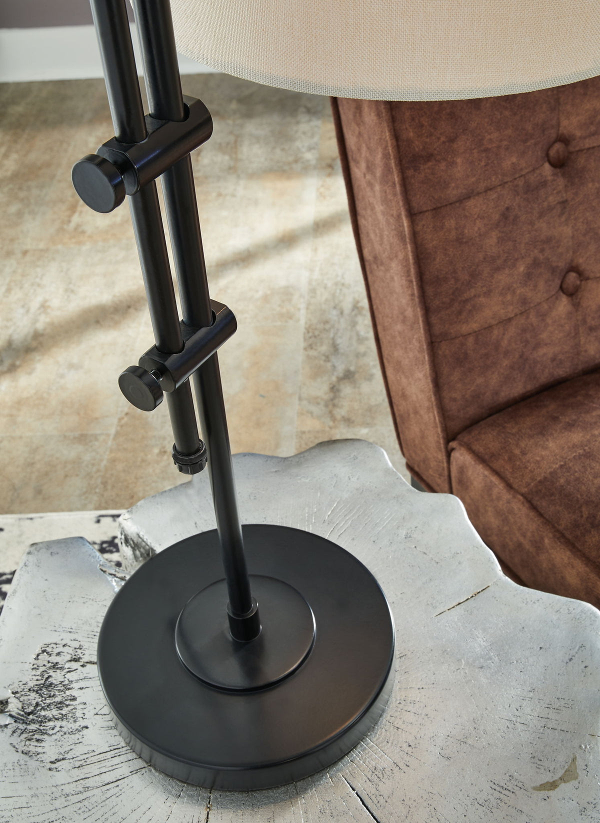 Baronvale - Metal Accent Lamp by Ashley – view 3