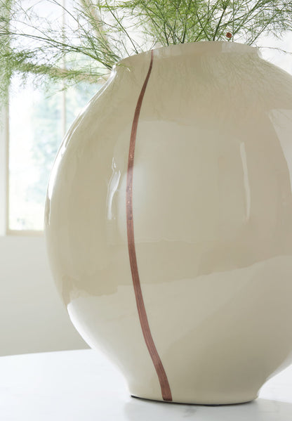 Sheabourne - Vase by Ashley – view 5