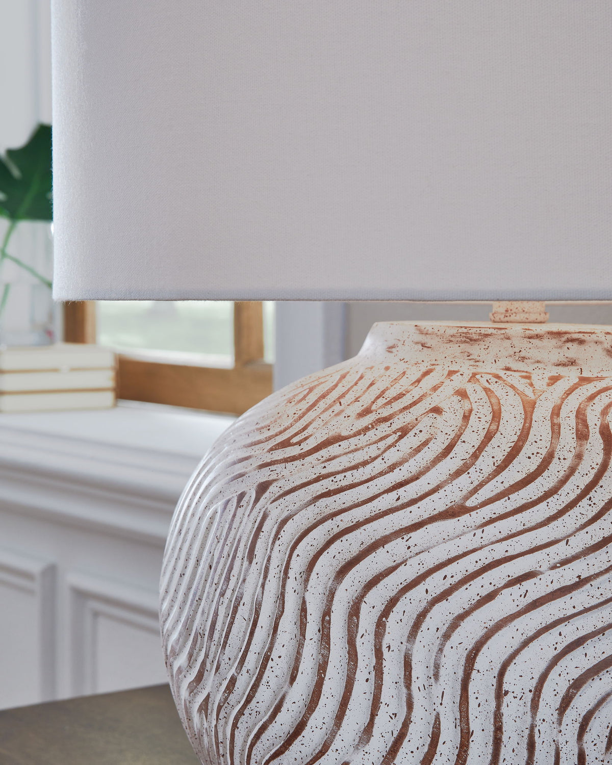 Vien - Terracotta Table Lamp - Distressed White by Ashley – view 4