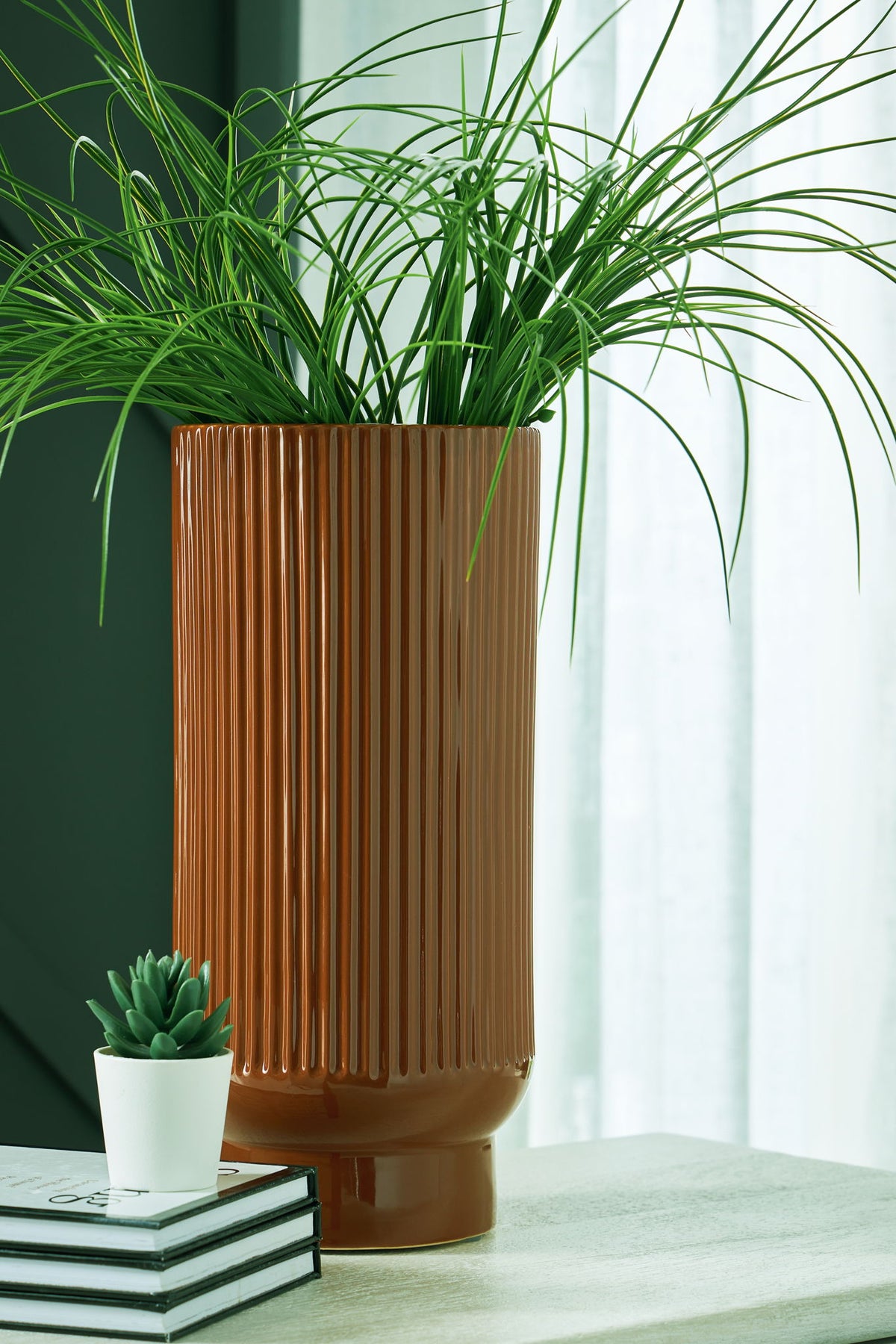 Avalyah - Vase by Ashley – view 9