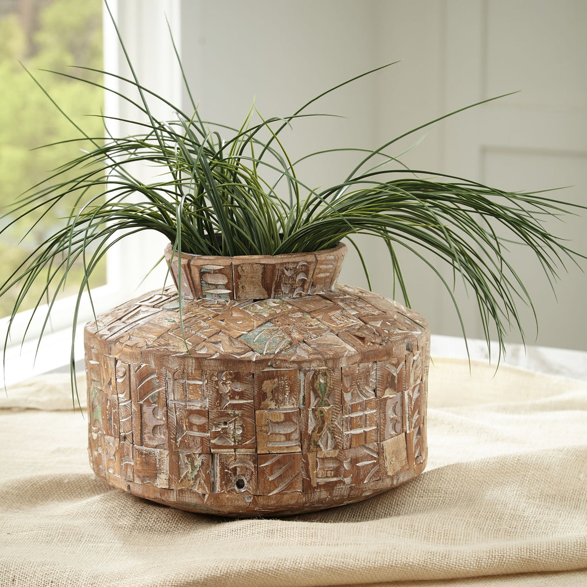 Meltland - Vase - Square - Natural / Black by Ashley – view 2