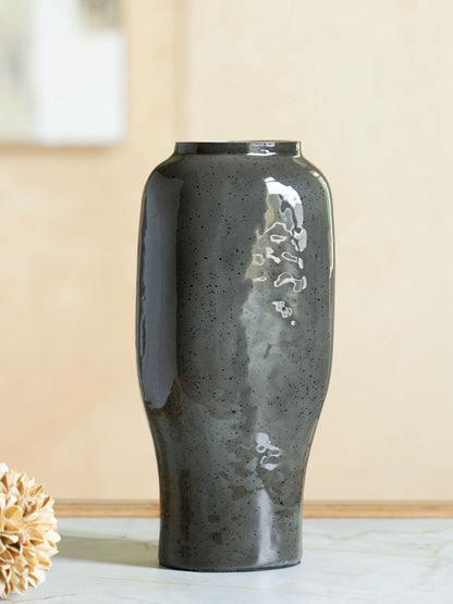 Kierlain - Vase by Ashley – view 6