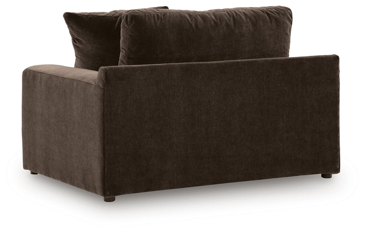 Maxton Heights - Chair And A Half – view 7