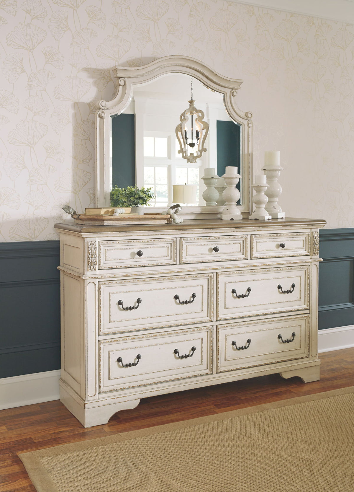Realyn - Bedroom Sleigh Bed Set by Ashley – view 3