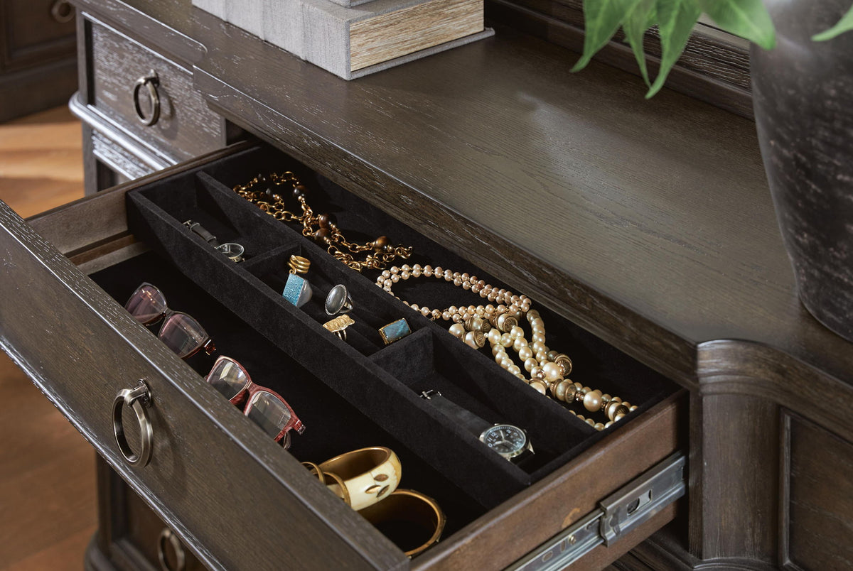 Wickenger - Dresser by Ashley – view 5