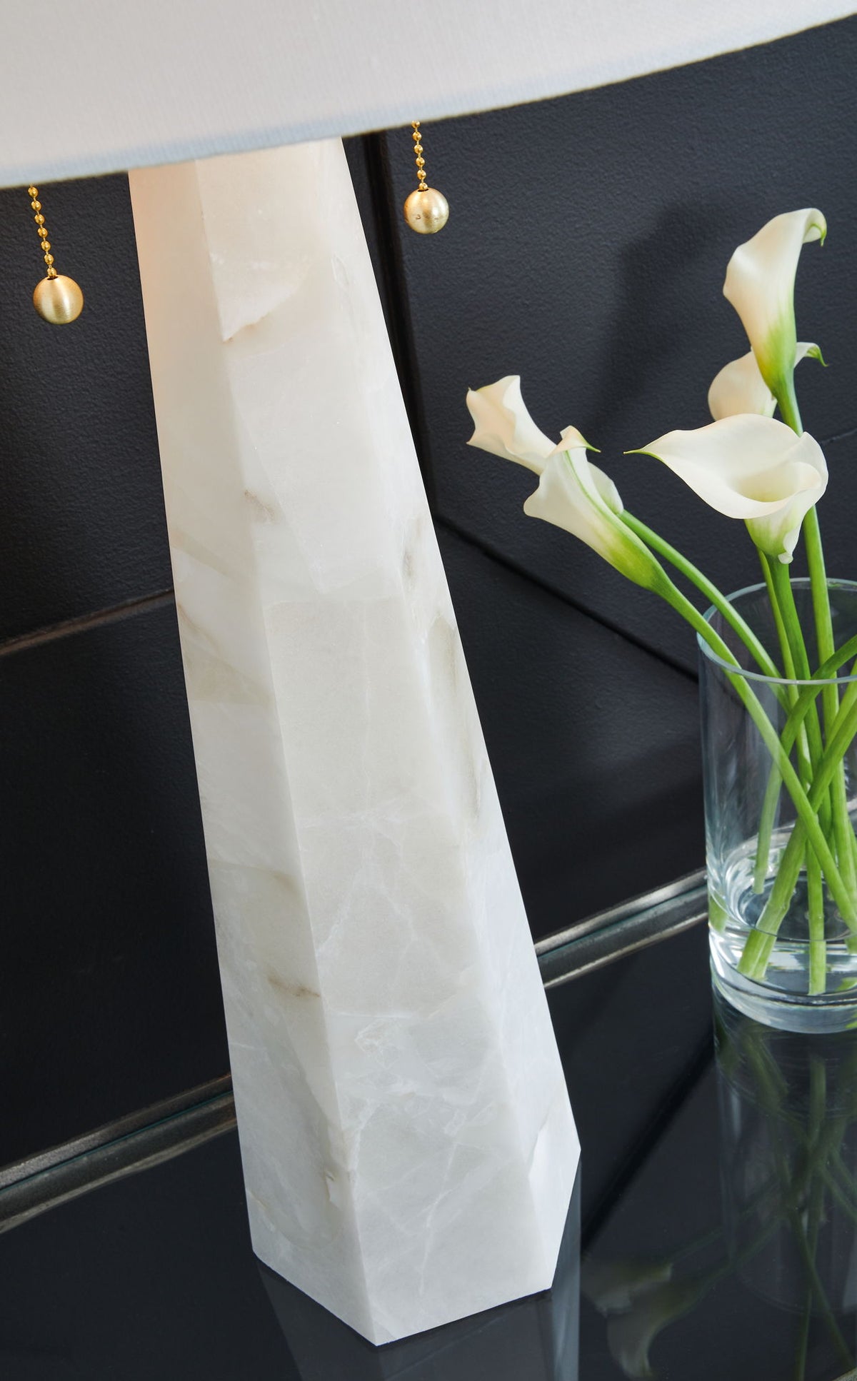 Laurellen - Alabaster Table Lamp - White by Ashley – view 2