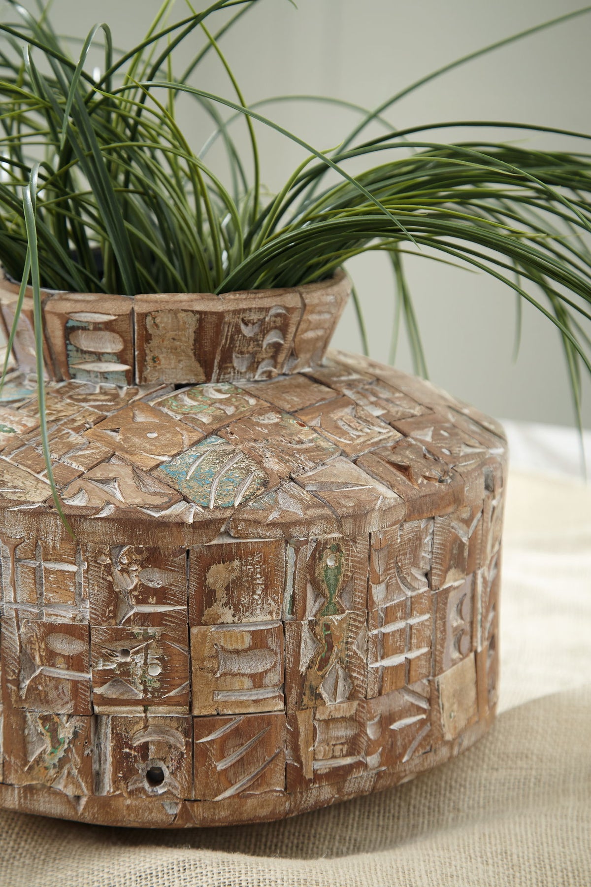 Meltland - Vase - Square - Natural / Black by Ashley – view 3