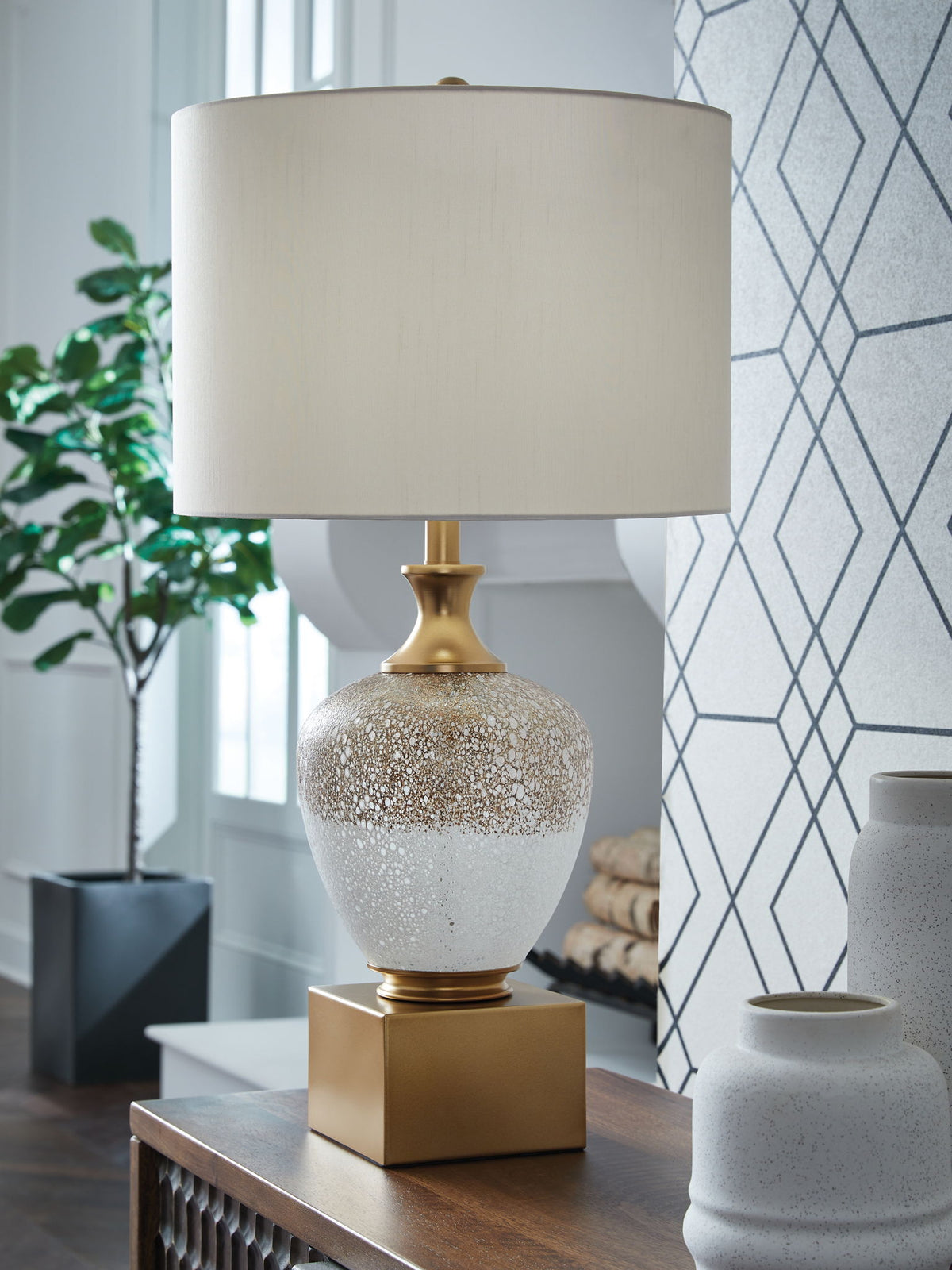 Tavisburg - Glass Table Lamp - Brown / White / Gold by Ashley – view 3