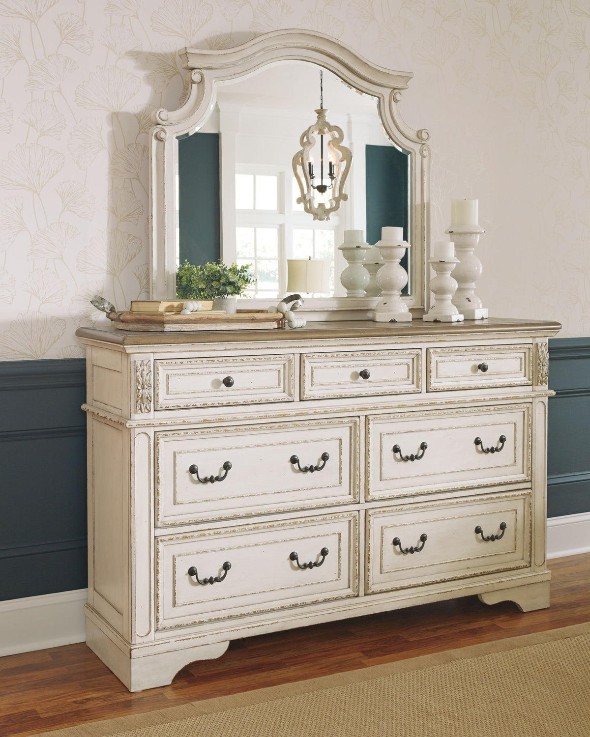 Realyn - Dresser by Ashley – view 10