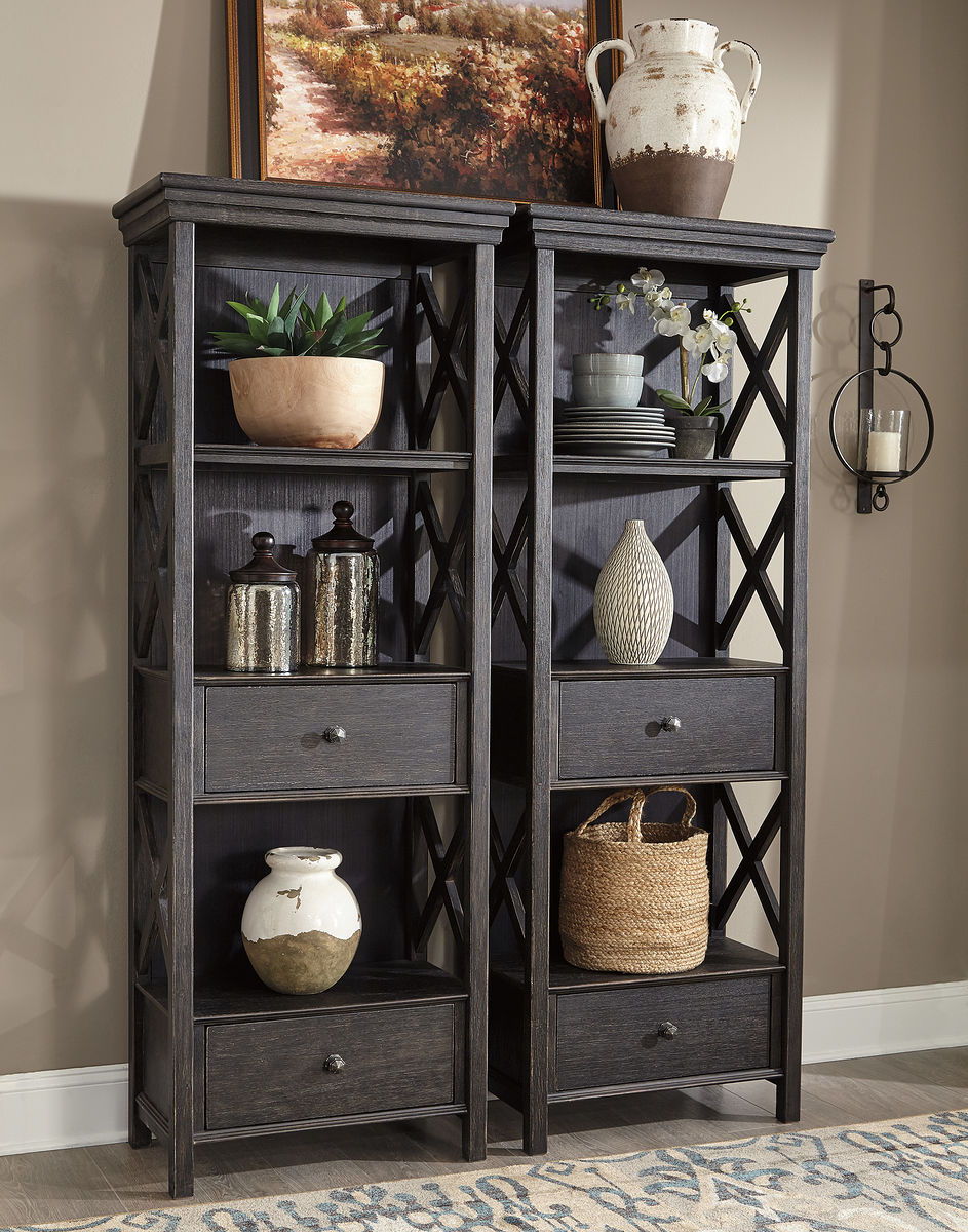 Tyler Creek - Display Cabinet by Ashley – view 2