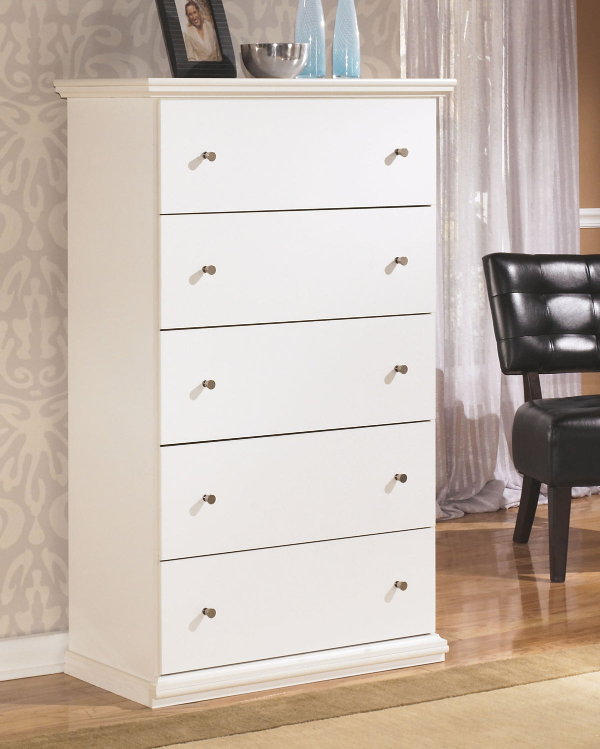 Bostwick Shoals - Five Drawer Chest - White by Ashley – view 3