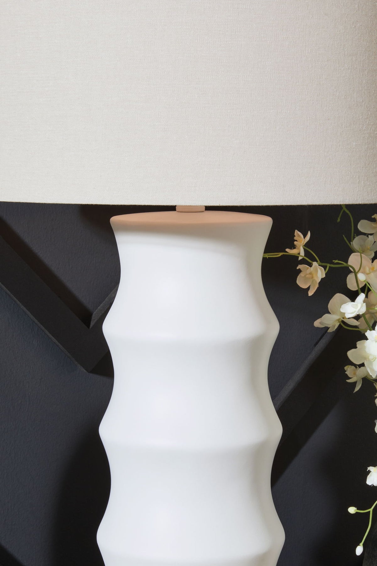 Veraleigh - Poly Lamp by Ashley – view 6