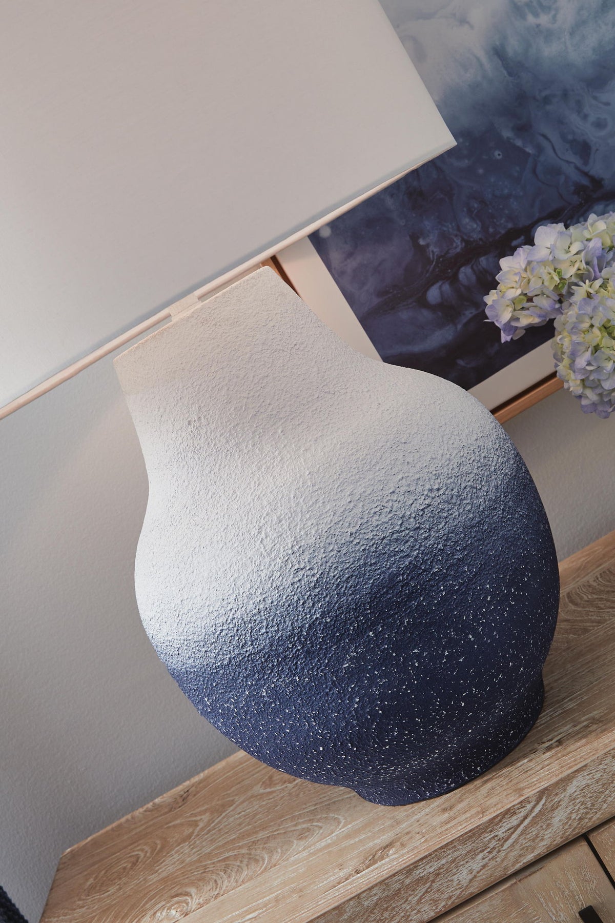 Dashland - Metal Table Lamp - White / Navy by Ashley – view 3