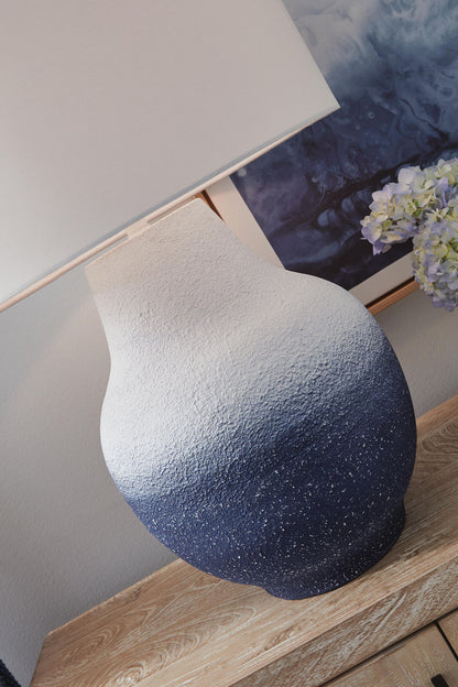 Dashland - Metal Table Lamp - White / Navy by Ashley – view 3