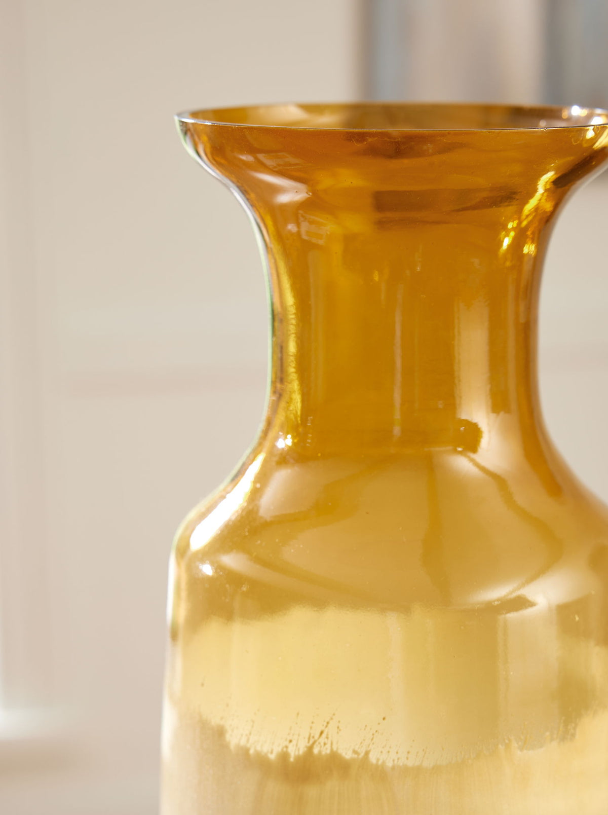 Wynburg - Vase by Ashley – view 5