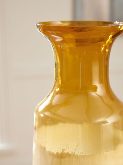 Wynburg - Vase by Ashley – view 5