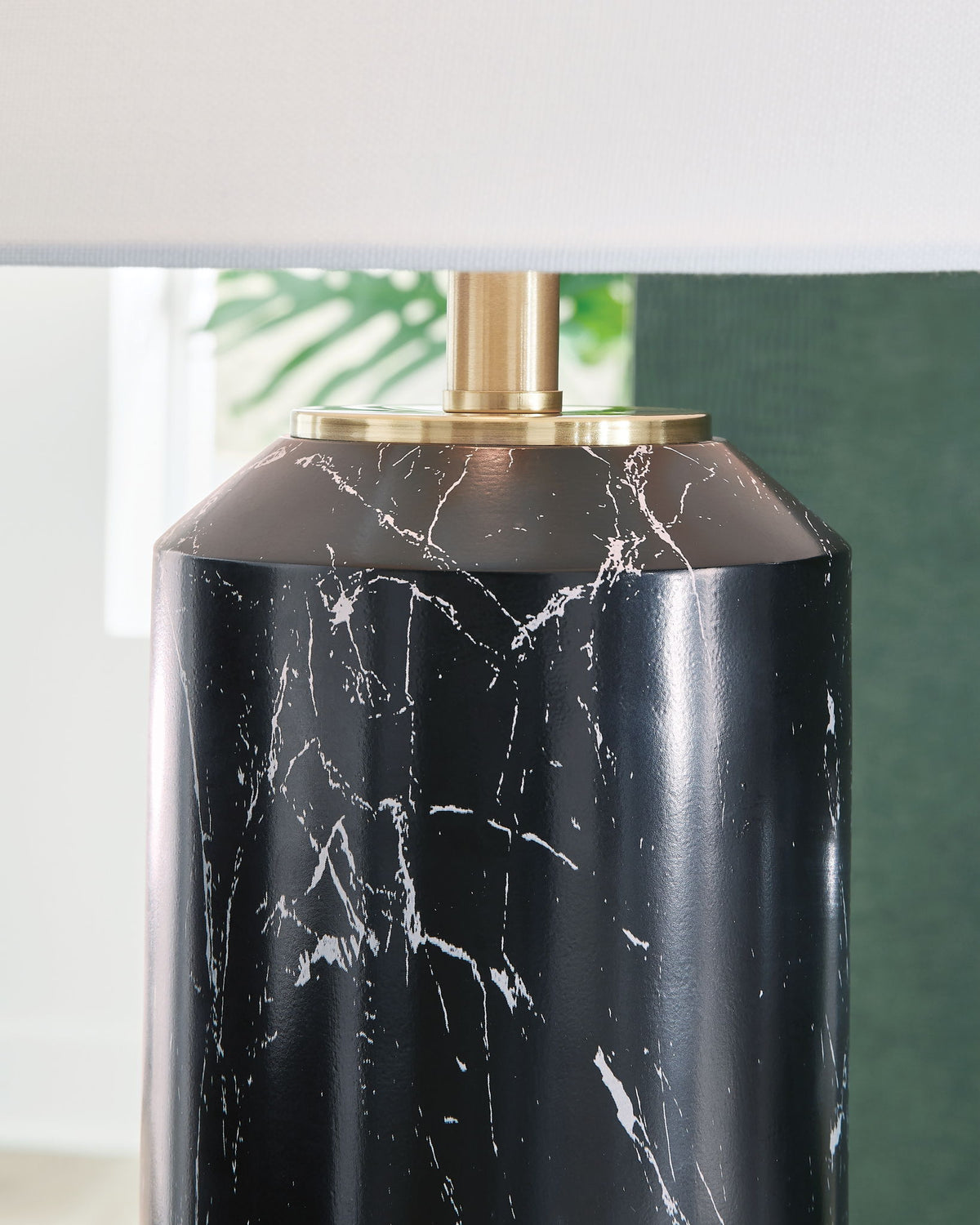 Hanzila - Poly Table Lamp - Black / Gold Finish by Ashley – view 4
