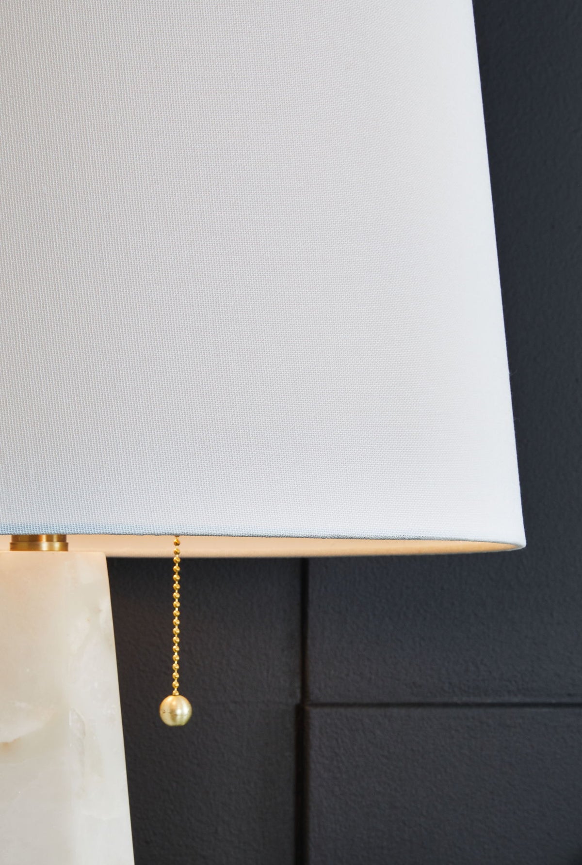 Laurellen - Alabaster Table Lamp - White by Ashley – view 3