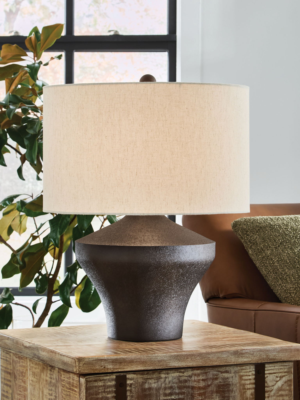 Dolanham - Metal Table Lamp - Distressed Brown by Ashley – view 3