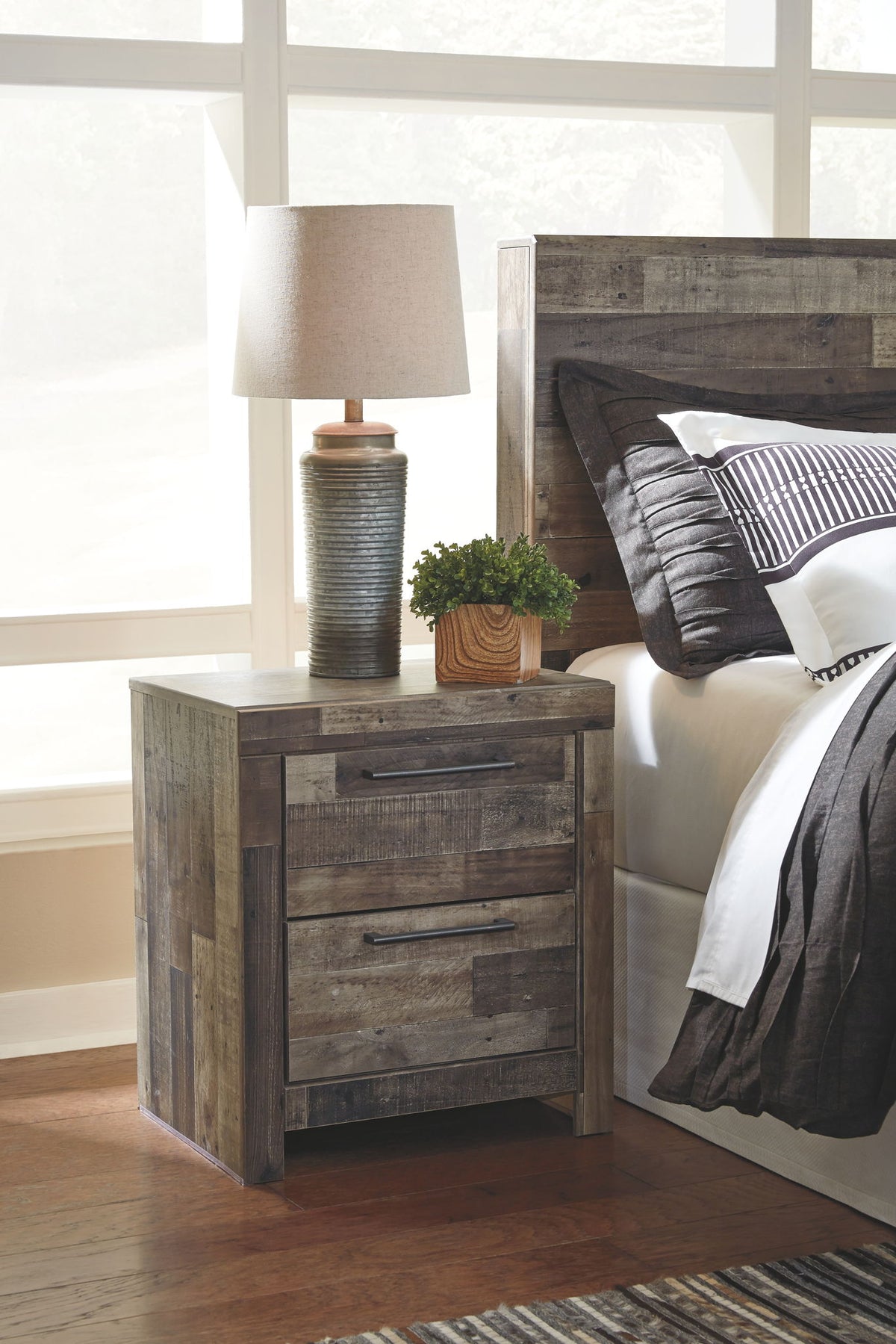 Derekson - Bedroom Set – view 3