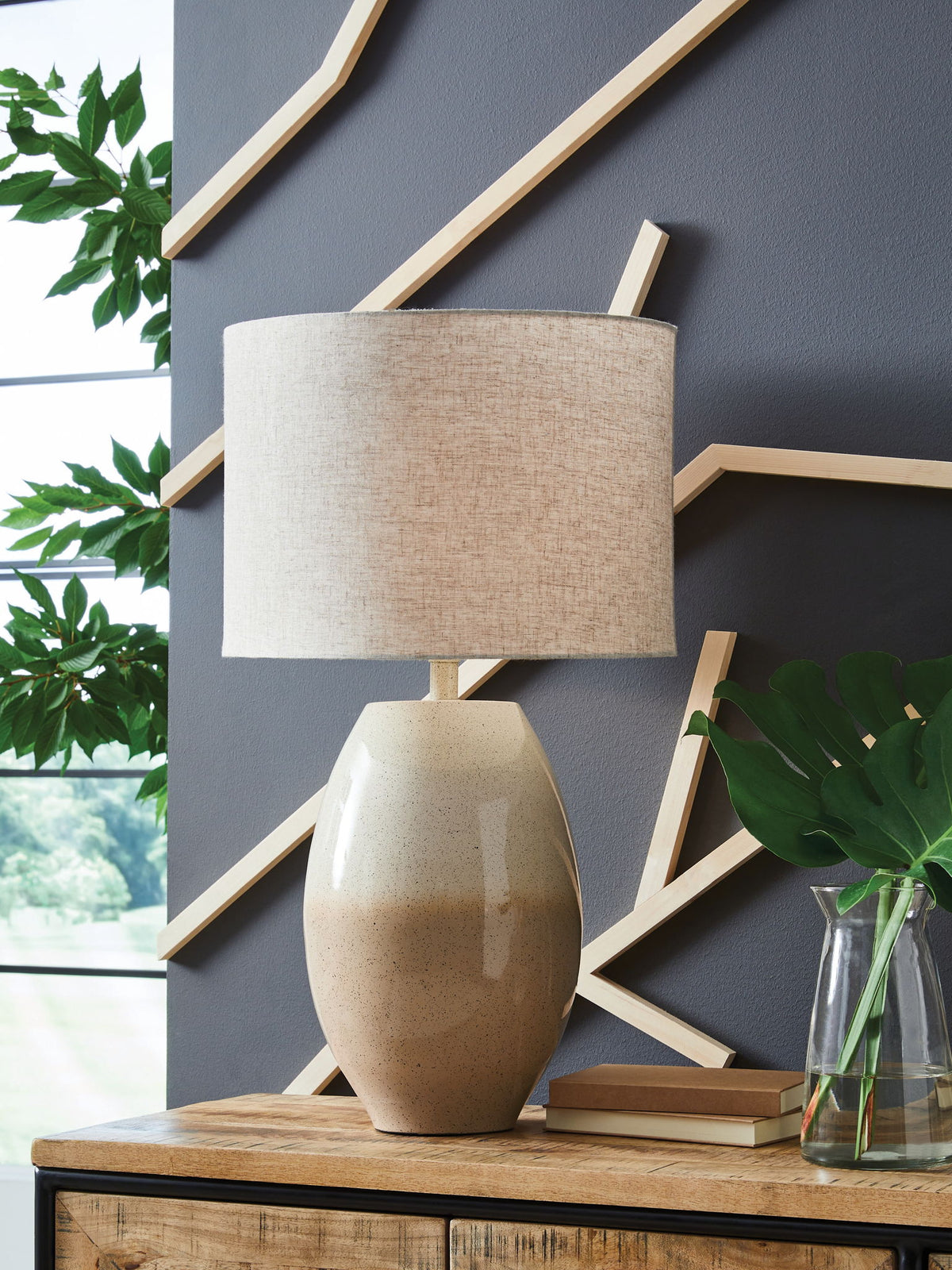 Linas - Metal Table Lamp - Cream / Beige by Ashley – view 4