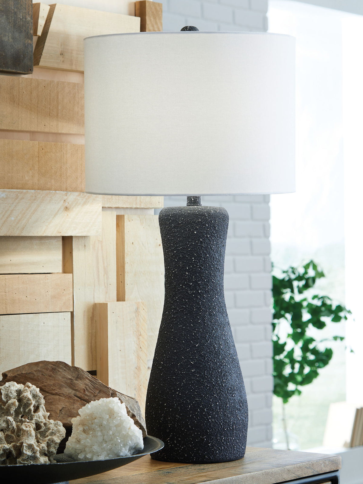 Maykins - Metal Table Lamp - Black by Ashley – view 4