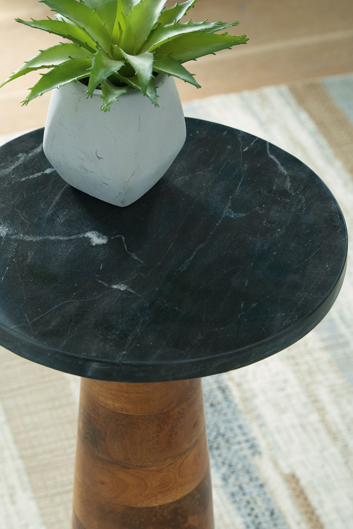 Quinndon - Accent Table - Brown / Black by Ashley – view 4