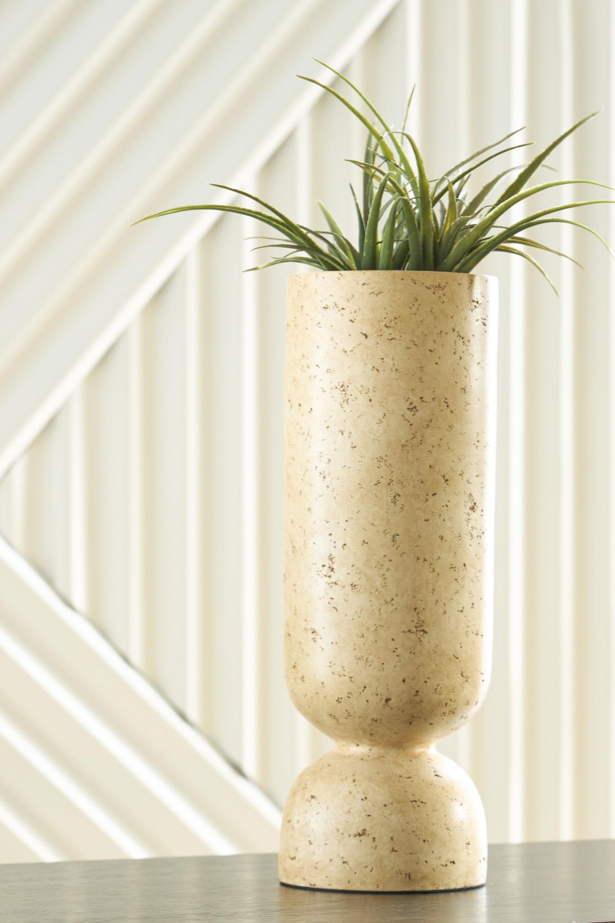 Bryons - Vase by Ashley – view 7