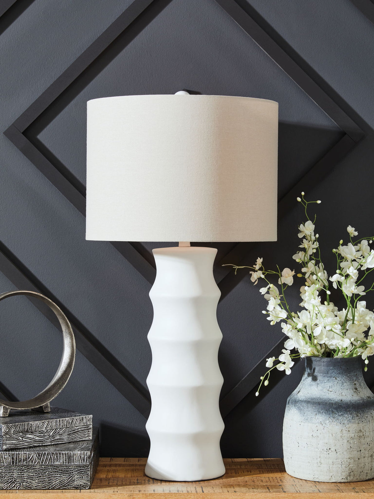 Veraleigh - Poly Lamp by Ashley – view 8
