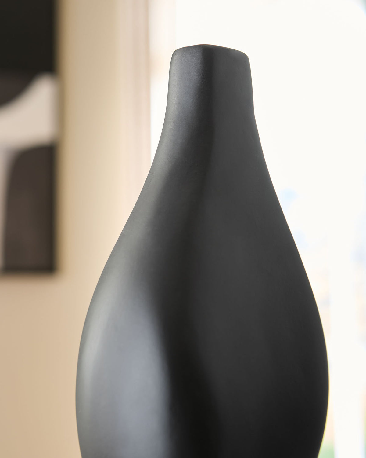 Judsen - Vase by Ashley – view 8