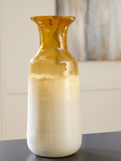 Wynburg - Vase by Ashley – view 7