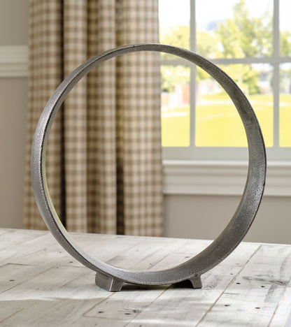 Ryandale - Sculpture by Ashley – view 4