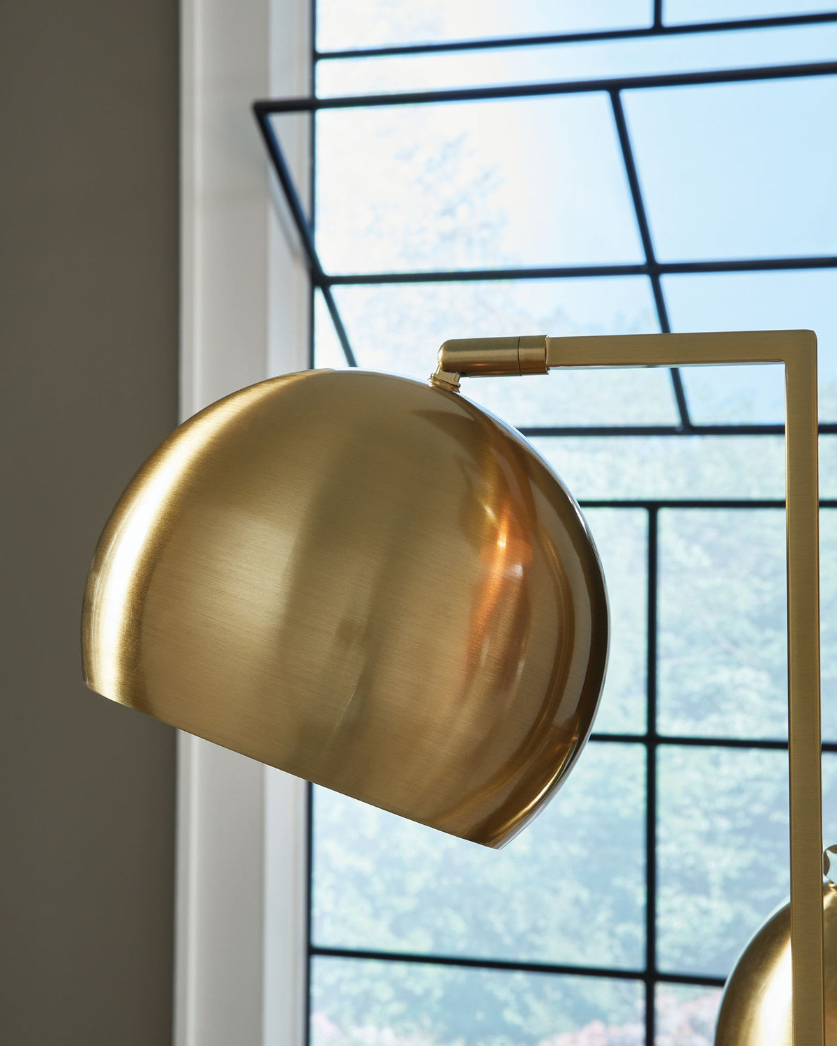 Sorcha - Metal Floor Lamp - Gold Finish / Black by Ashley – view 4